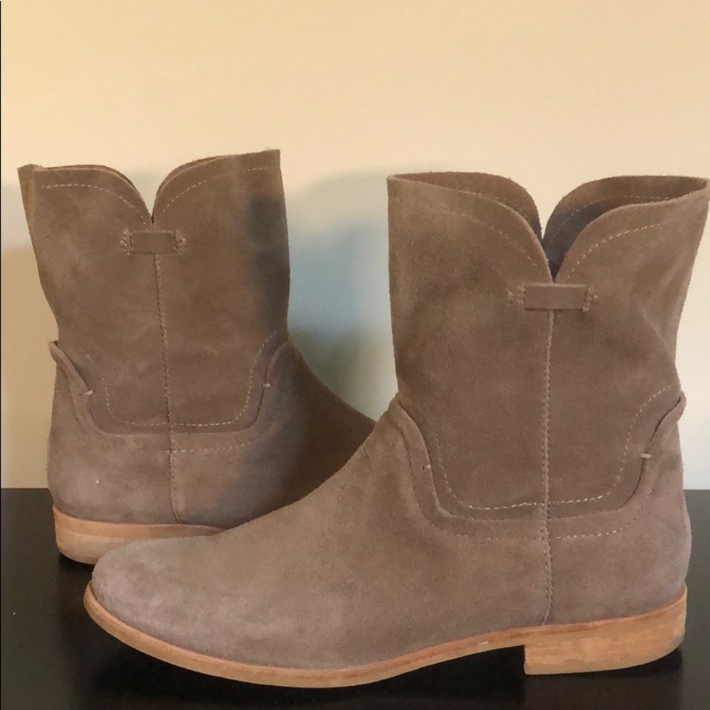 Splendid Suede Boots (size 7 1/2)